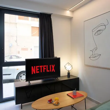 Apartment Neobeds - Stylish Modern 1br Near Old Town & Steps From Turia Park *