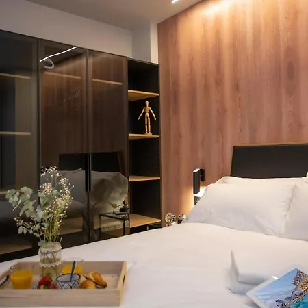 Neobeds - Stylish Modern 1br Near Old Town & Steps From Turia Park Apartment Valencia