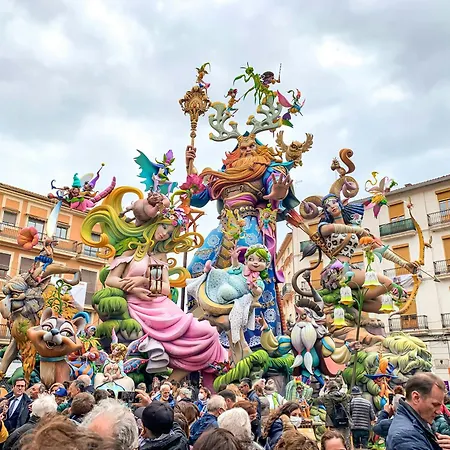 Neobeds - Stylish Modern 1br Near Old Town & Steps From Turia Park *