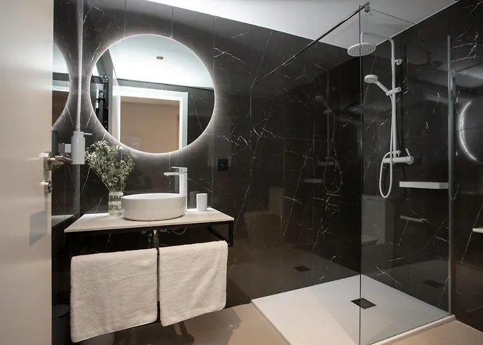 Neobeds - Stylish Modern 1br Near Old Town & Steps From Turia Park *