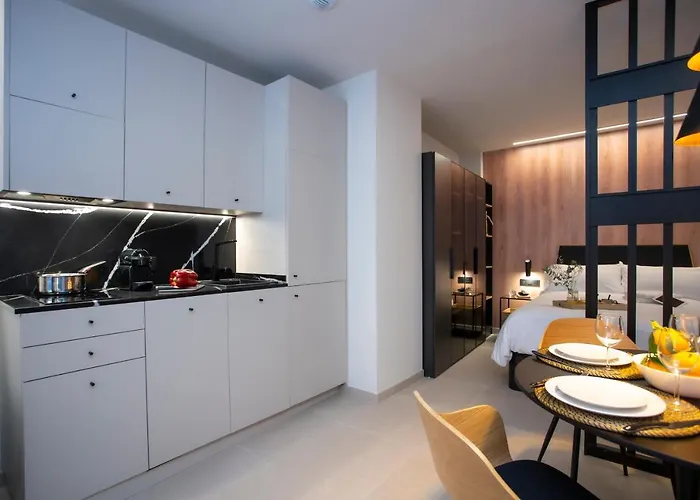 Neobeds - Stylish Modern 1br Near Old Town & Steps From Turia Park *