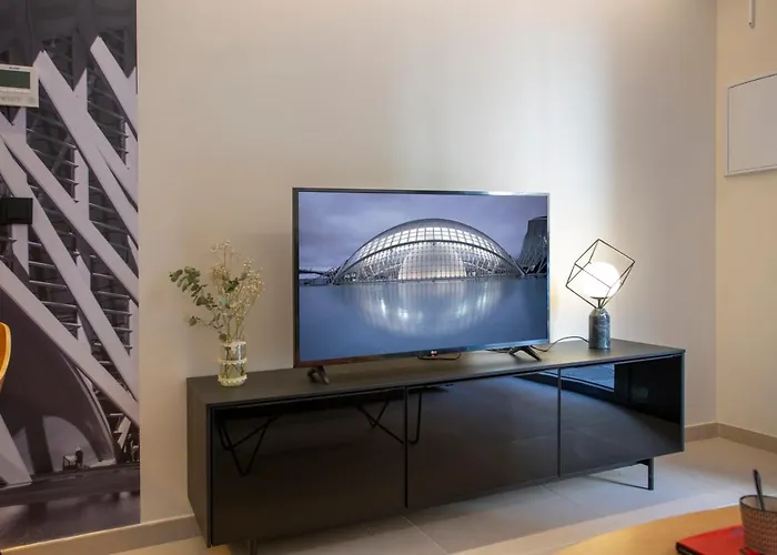 Apartamento Neobeds - Stylish Modern 1br Near Old Town & Steps From Turia Park Valencia