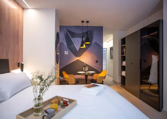 Neobeds - Stylish Modern 1br Near Old Town & Steps From Turia Park Apartamento