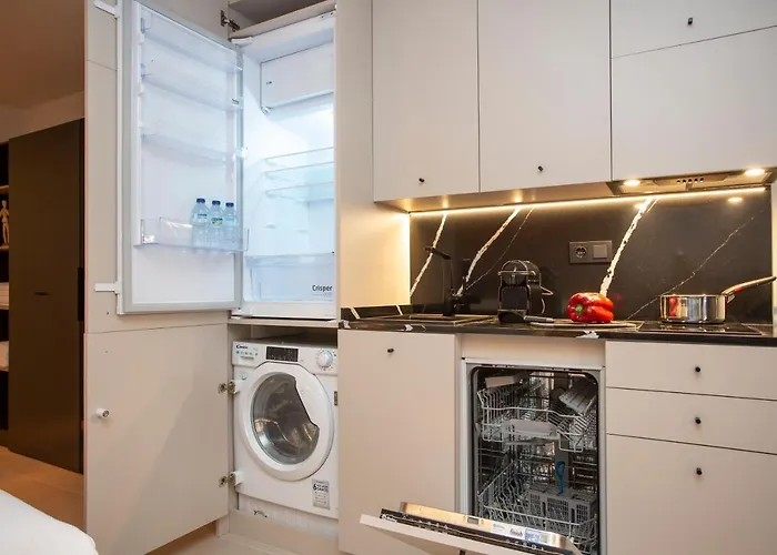 Neobeds - Stylish Modern 1br Near Old Town & Steps From Turia Park Valencia